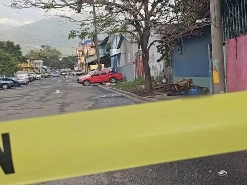 Los hombre armados acabaron con el vendedor de automóviles en una acera de la zona.