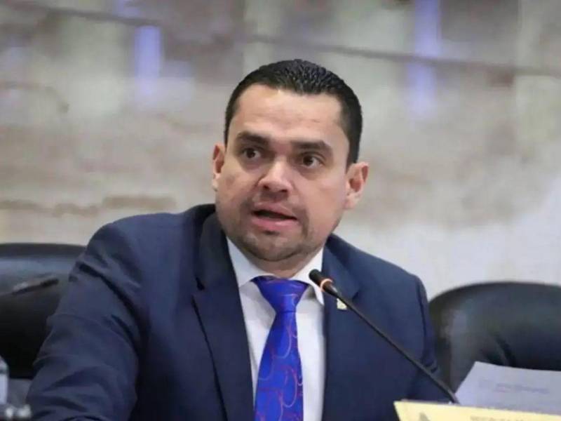 Tomás Zambrano se pronuncia sobre reformas y aprobación de contratos en el Congreso Nacional de Honduras.