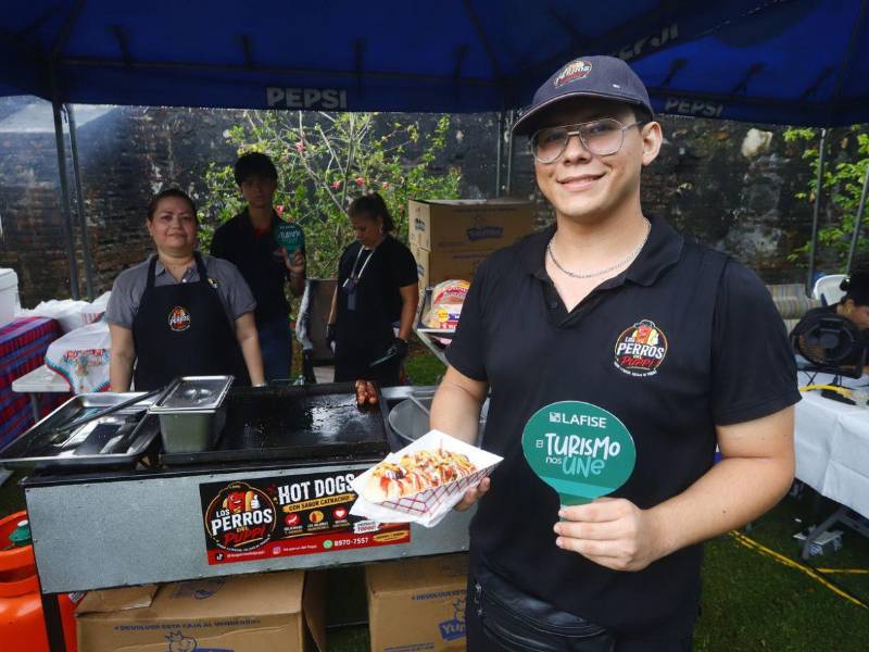 Emprendedores locales participaron con productos y propuestas gastronómicas durante Manatí Fest.