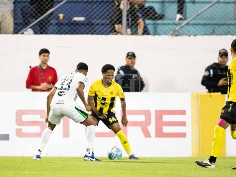 Imágenes del desarrollo del partido.