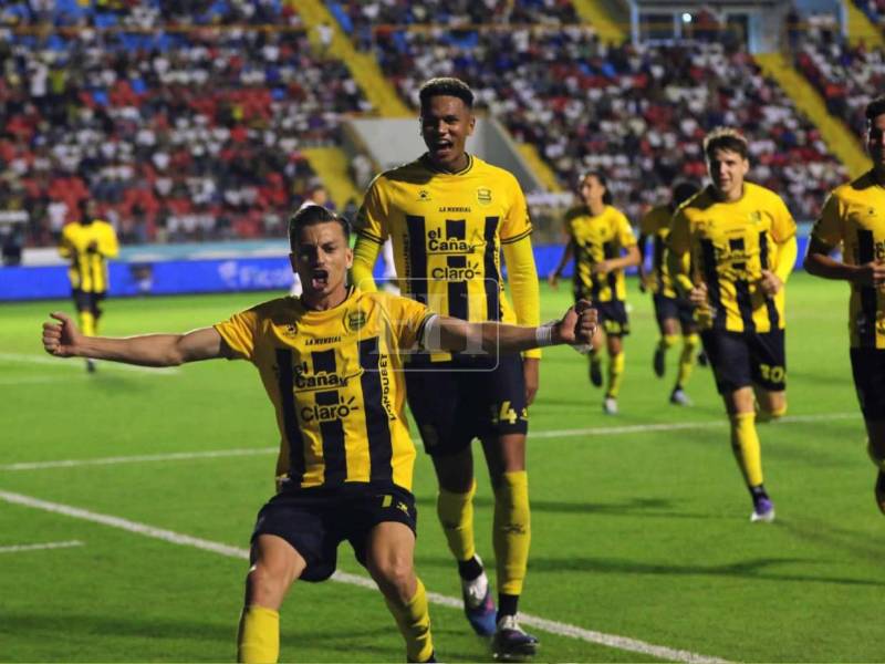 Imágenes del desarrollo del partido.