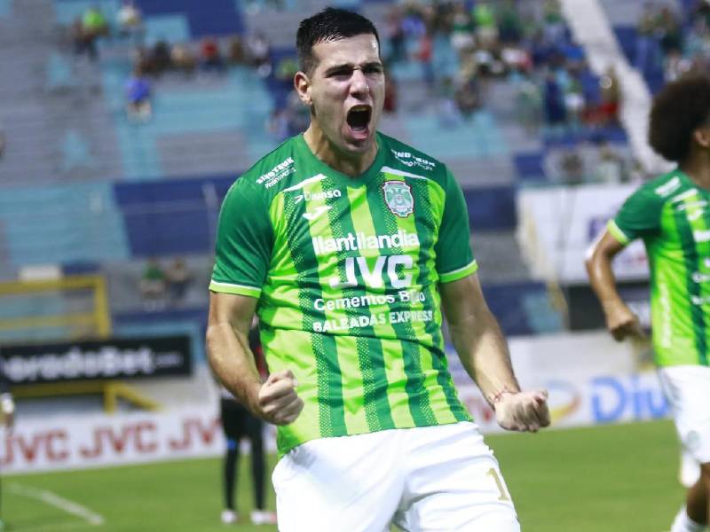 Nicolás Messiniti anotó su cuarto gol en este torneo con el Marathón.