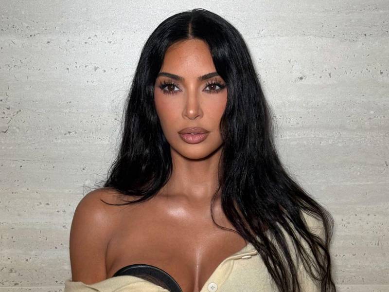 La empresaria y estrella de telerrealidad Kim Kardashian fue diagnosticada con esofagitis, un padecimiento que despertó de inmediato el recuerdo de la enfermedad que le costó la vida a su padre, Robert Kardashian, hace más de 20 años.