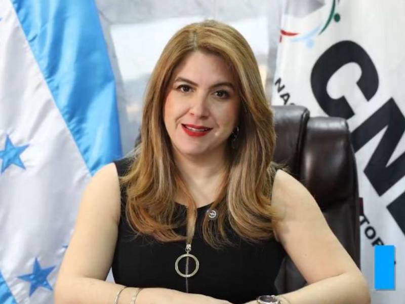 Cossette López denunció las acciones de Marlon Ochoa al presentarse al Ministerio Público.