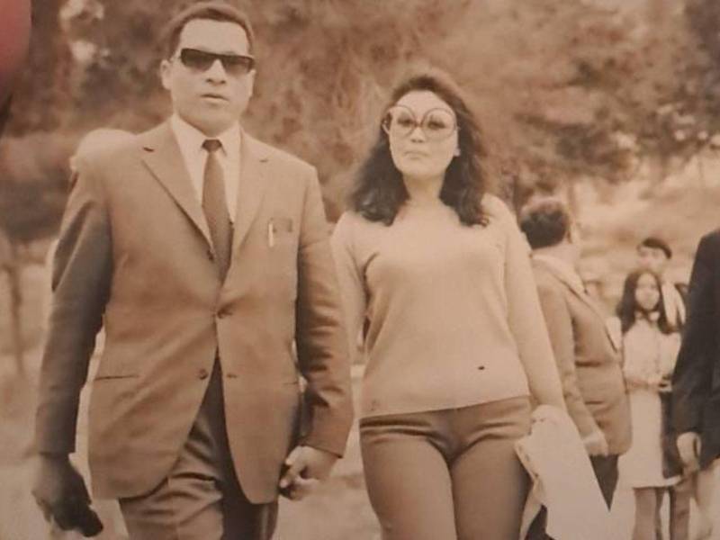 El abogado compartió con EL HERALDO una fotografía de sus padres y su hogar estable.