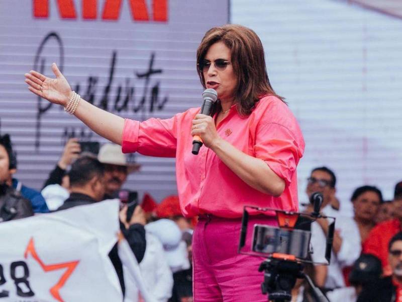 Moncada se caracteriza por brindar pocas entrevistas y no participar en debates. Pese a eso, se perfila como la candidata de Libre a vencer en las elecciones primarias.