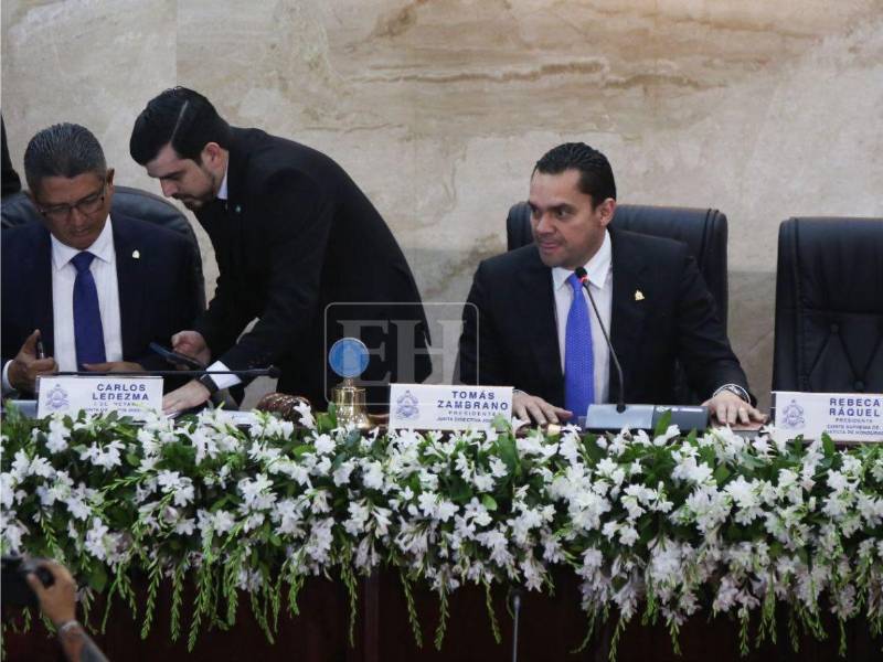 Instalación de la primera legislatura da inicio del nuevo período legislativo. Los diputados fueron citados para este domingo a las 11:00 de la mañana.