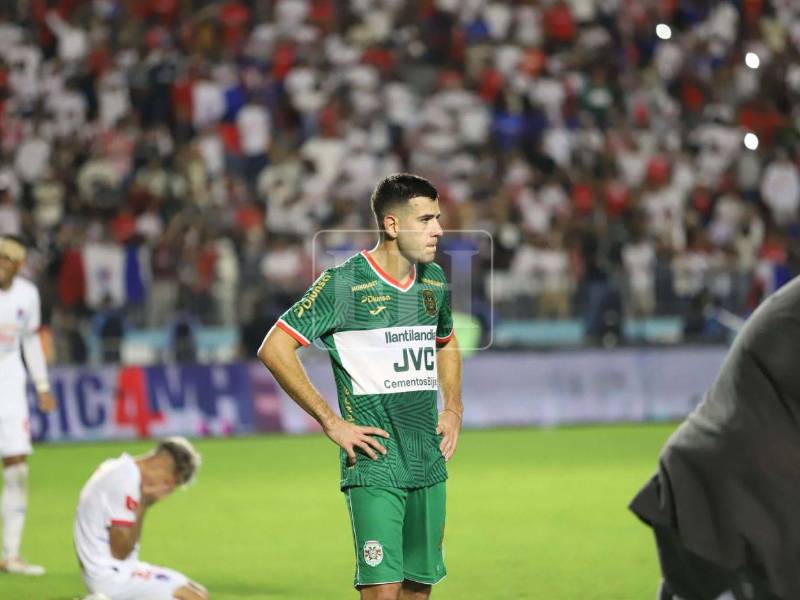 La tristeza de Nicolás Messiniti tras la derrota en la final del Apertura 2025.