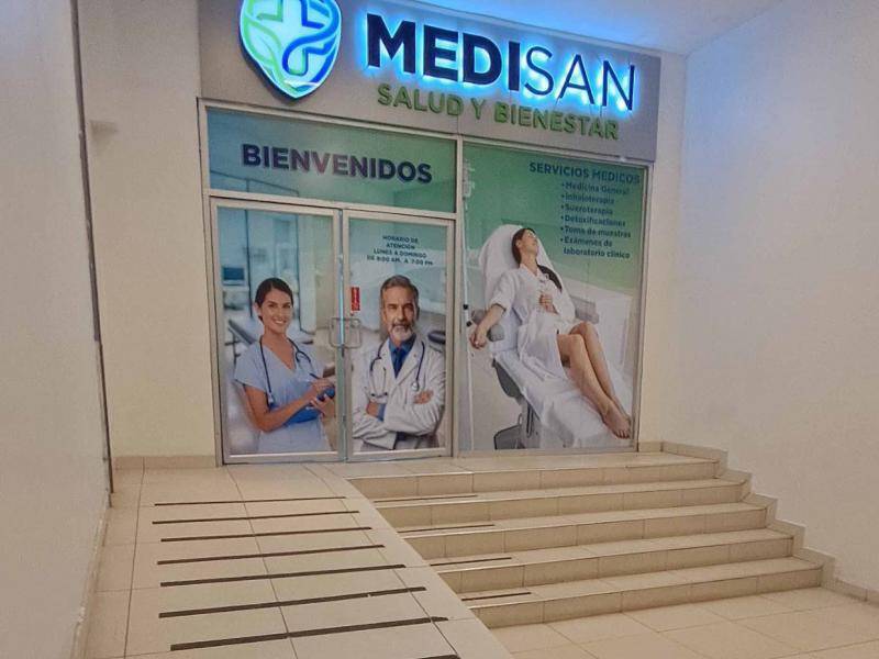 Las instalaciones de Medisan se encuentran en el tercer piso de un reconocido centro comercial de San Pedro Sula.