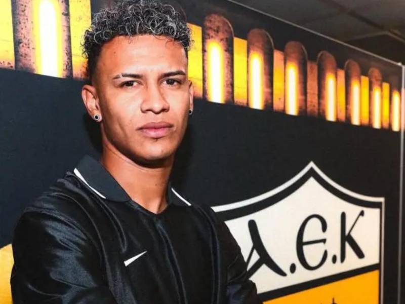 Kervin Arriaga ha firmado por dos años con el AEK.
