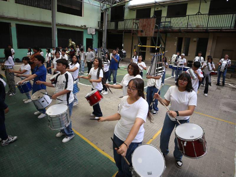 La banda del Hibueras llevará un movido repertorio para poner ambiente festivo en los desfiles.