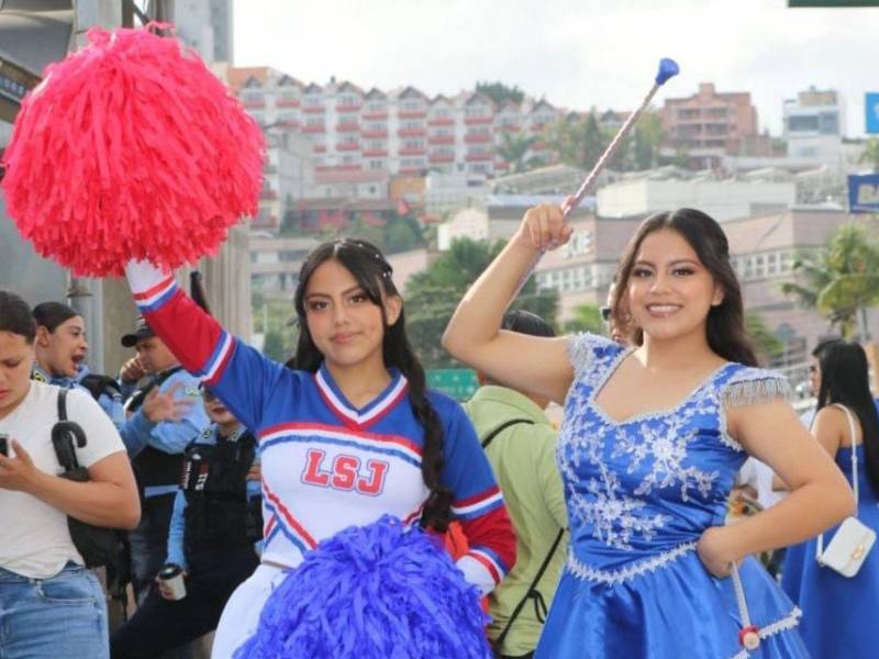 El Instituto Monterrey será el encargado de abrir la participación de los centros educativos, mientras que el Instituto Central Vicente Cáceres cerrará los desfiles.