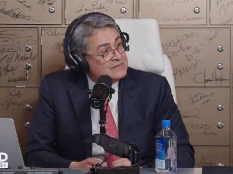 El expresidente Juan Orlando Hernández en su entrevista con PBD Podcast en Estados Unidos.