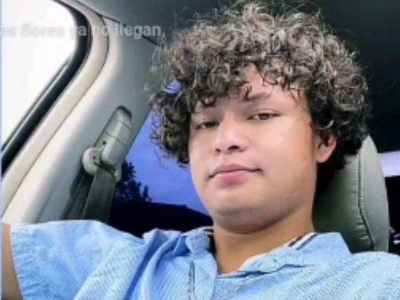 El joven José Enoc Sosa Espinal murió tras impactar su motocicleta contra una vaca en una carretera de Danlí, El Paraíso.