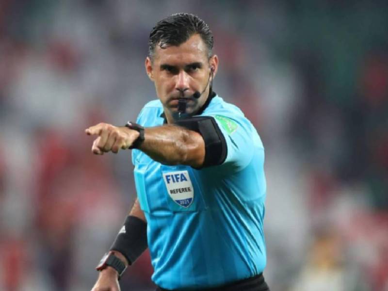 El guatemalteco Mario Escobar es uno de los árbitros referentes que tiene la región de Concacaf.