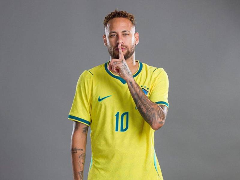 Neymar vestirá nuevamente la camiseta número 10 con Brasil en el Mundial.