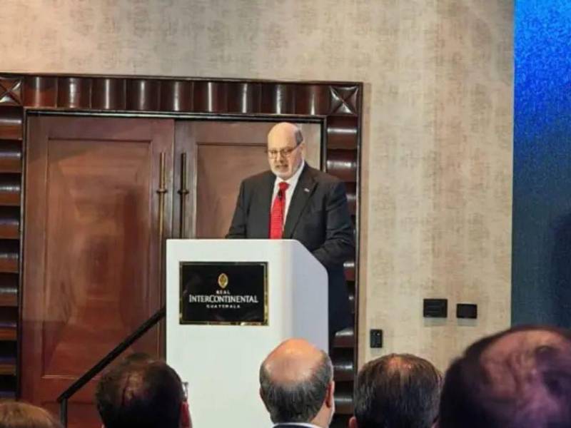 Jorge Canahuati durante su participación en la II Cumbre Regional Confianza 2026 celebrada en Guatemala.