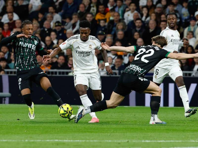 Imágenes del desarrollo del partido.