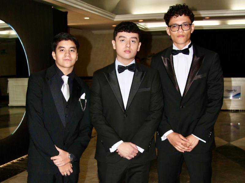 Los seniors de Dowal School celebran su Prom Night con júbilo y fraternidad