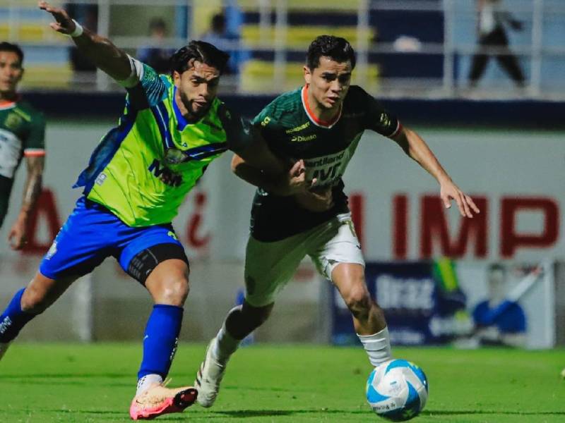 Imágenes del desarrollo del partido.