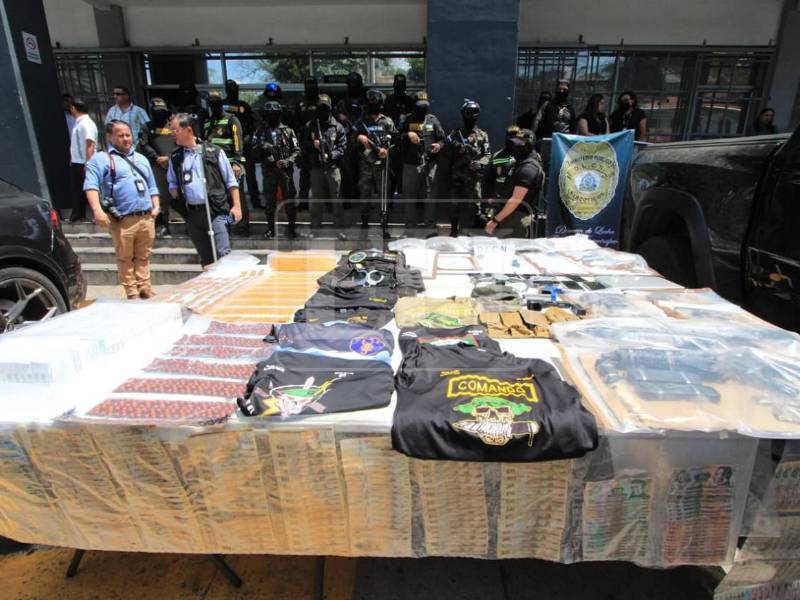 Mediante operaciones conjuntas ejecutadas por la Dirección Nacional de Prevención y Seguridad Comunitaria (DNPSC), Dirección Policial de Investigaciones (DPI), y la Dirección Nacional de Fuerzas Especiales (DNFE), la Policía Nacional dio un duro golpe alCartel del diablo, los detalles en lasiguiente galería.