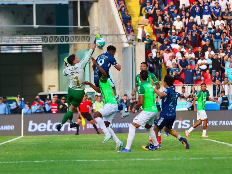 Imágenes del desarrollo del partido.