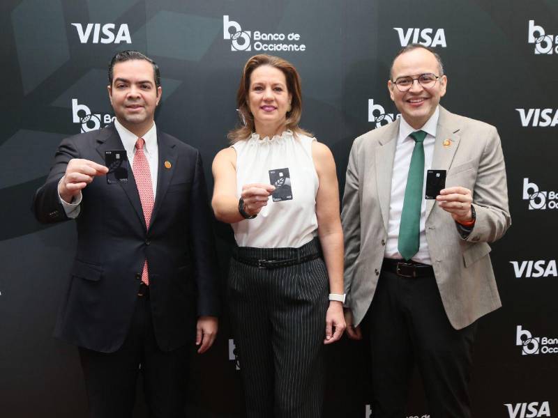 El lanzamiento de Visa Infinite se produce en un contexto de competencia creciente en el mercado de servicios financieros premium en Honduras, donde otras instituciones también han ampliado su oferta de tarjetas con beneficios diferenciados para clientes de alto valor.