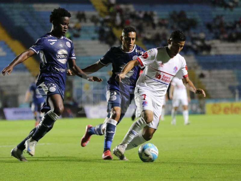 Imágenes del desarrollo del partido.