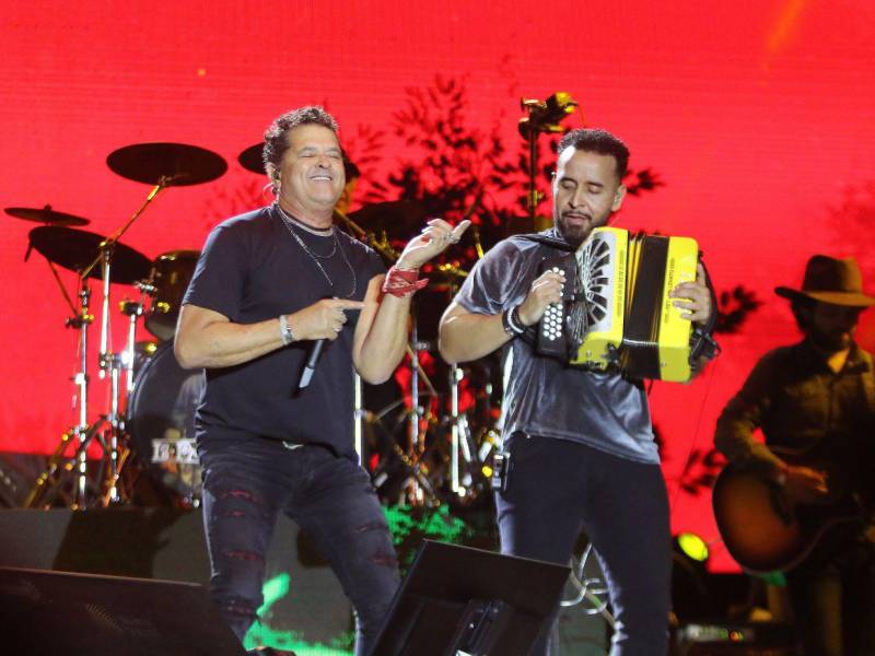 Luces, aplausos y una energía arrolladora marcaron el reencuentro de Carlos Vives y Fonseca con el público hondureño. Sin preámbulos, ambos artistas colombianos llevaron al escenario una propuesta visual y musical de alto nivel. A continuación, algunas de las fotografías.