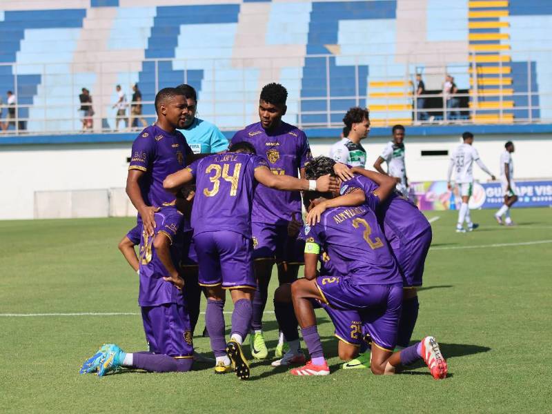 Imágenes del desarrollo del partido.