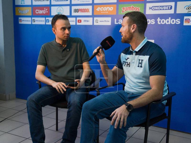 El técnico español atendió a nuestro equipo periodístico en la sede de la FFH.