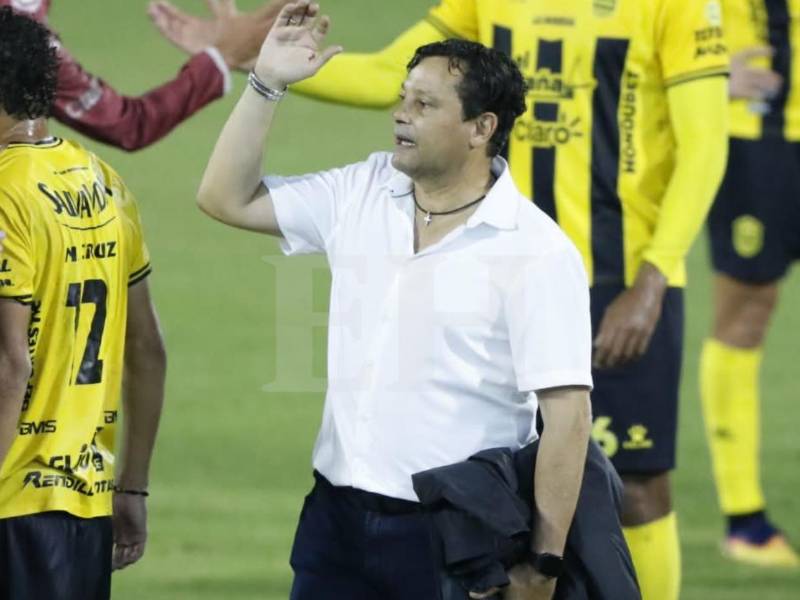 El técnico mandó un claro mensajes a directivos de cara al próximo torneo.