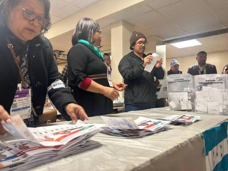 Las 12 actas del voto exterior desde Estados Unidos serán procesadas en la contingencia 2, confirmó el CNE.