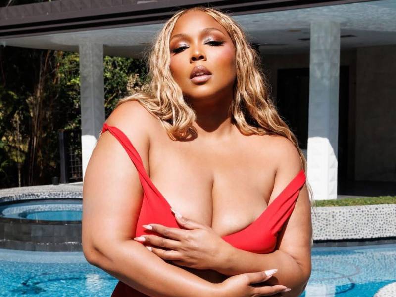 Lo que comenzó como una pregunta de Lizzo a sus seguidores para entender una publicación confusa terminó en un cruce de mensajes con los Swifties, quienes la acusan de desprecio sistemático hacia Taylor Swift desde 2016.