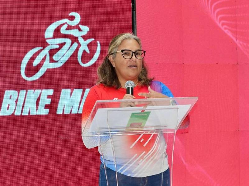 Gennie Flores, representante de Bike Mart, estuvo en el evento en Plaza Sol.