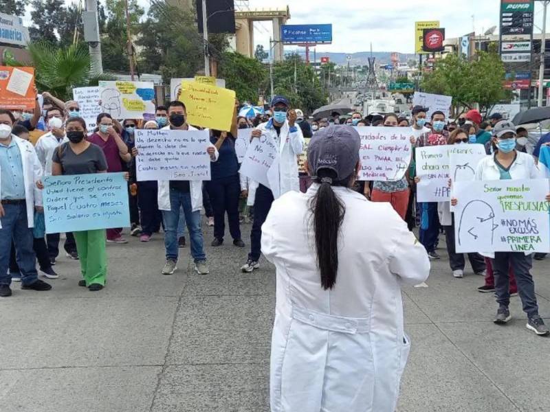 Autoridades de salud han cumplido parcialmente las exigencias del gremio médico, sin embargo dirigentes de los tres sectores que sostienen asambleas informativas se mantienen firmes con las huelgas.