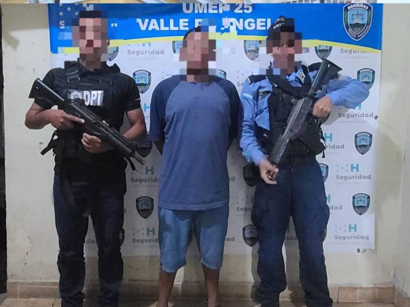 El sospechoso fue detenido luego de que le arrancara la oreja a un hombre en Valle de Ángeles.