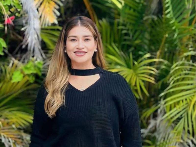 Nilcia Pamela Chávez Pérez, de 37 años, fue asesinada en su vivienda en la colonia Modesto Rodas de Tegucigalpa, pese a haber denunciado en al menos dos ocasiones a su pareja por violencia doméstica. Nuevos detalles del caso revelan que la víctima compartía bebidas alcohólicas con su agresor antes de una discusión que terminó en el crimen.