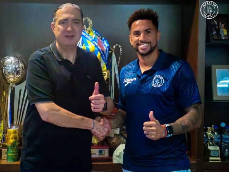 El atacante firmó en las últimas horas en compañía de Pedro Atala.