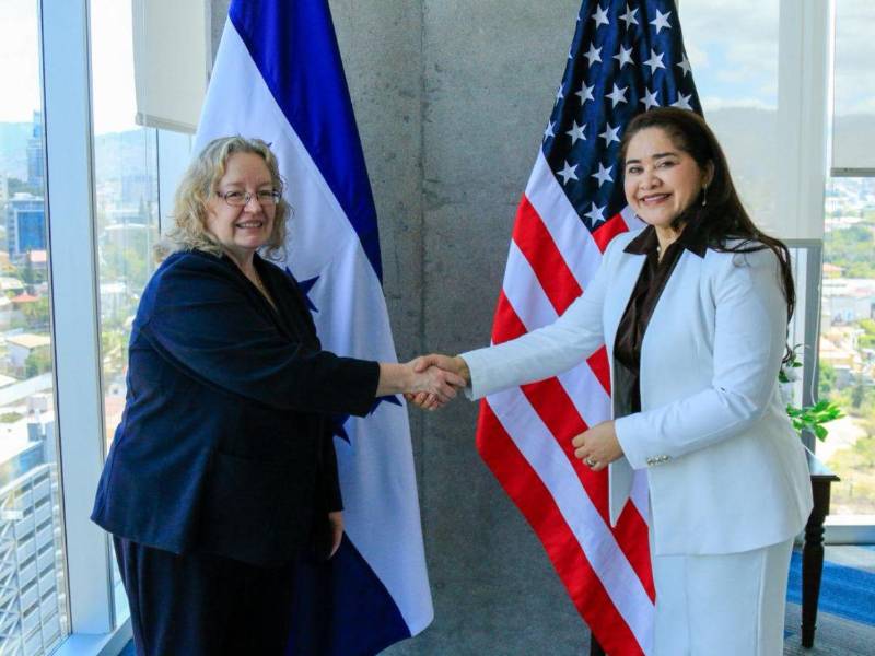 La encargada de Negocios de la embajada de los Estados Unidos en Tegucigalpa, Colleen A. Hoey, se reunió con la designada presidencial Diana Baleska Herrera donde abordaron diversos temas de cooperación.