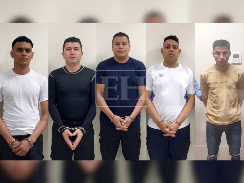 Los exagentes ahora aguardarán por saber el tiempo de sentencia.