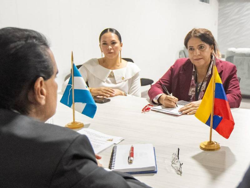 La comitiva hondureña escuchó las propuestas de las autoridades del gobierno de Venezuela.