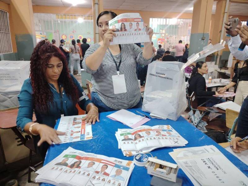 Desde el Congreso Nacional, Luis Redondo siempre intentó boicotear el proceso electoral, que tuvo muy poco de transparente.