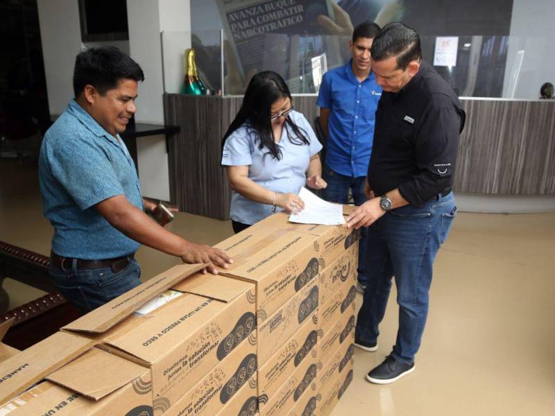 Más de 700 libros fortalecerán proyectos educativos impulsados por El Heraldo