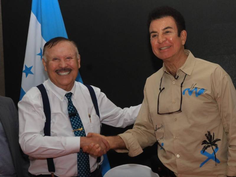 En una reunión se oficializó la unión de Urbizo al Partido Liberal de Honduras.