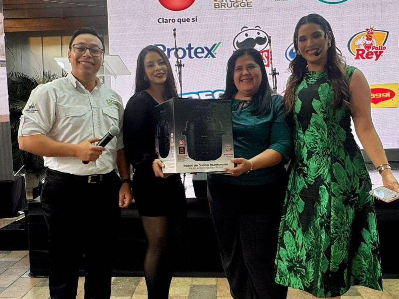 Supermercados La Colonia viste de lujo la Navidad con la nueva colección Percutti Black Edition