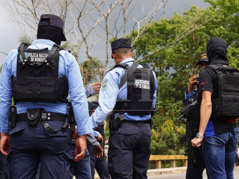 La operación en la que murieron los cinco policías de Dipampco extrañamente careció de refuerzos, de una orden de allanamiento, de un fiscal, de un juez ejecutor y de un equipo especializado en recolección de evidencias.
