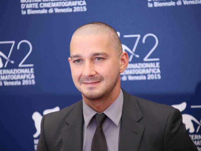 El actor Shia LaBeouf se declaró este miércoles culpable de varios cargos de agresión por un altercado ocurrido en un bar durante la celebración del último Mardi Gras en Nueva Orleans, por el que fue detenido en febrero.