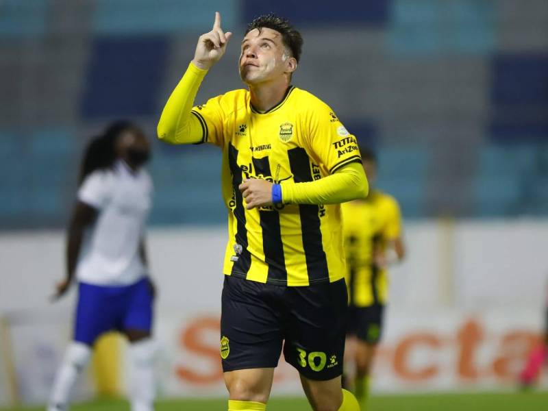 David Sayago ya le había marcado a Platense y ahora lo hace contra Génesis.