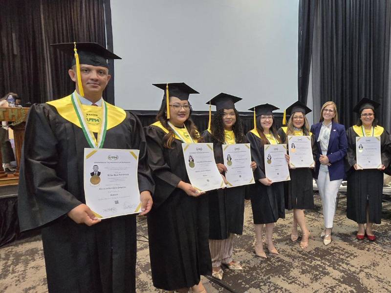 La Universidad Tecnológica de Honduras celebró su XXXIV Graduación, con 210 nuevos profesionales